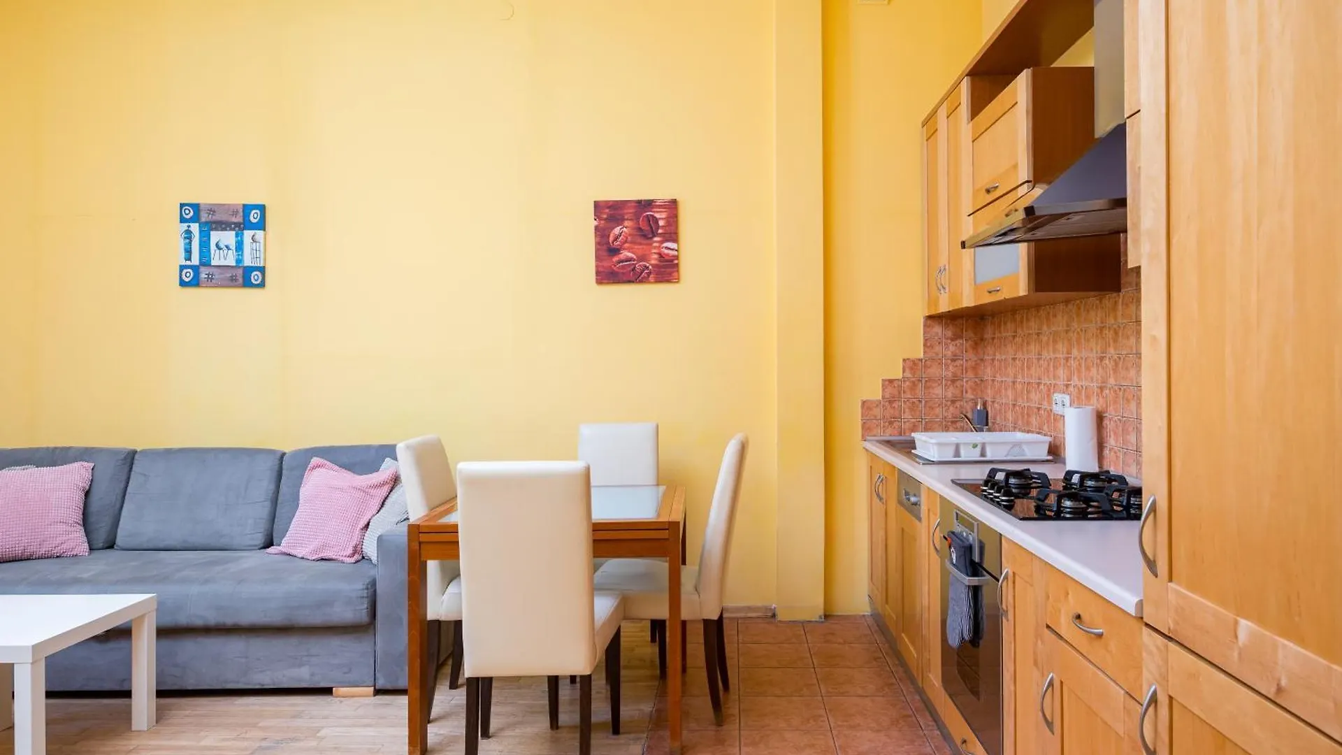 Warsaw Main Square Apartment By Bookinghost بولندا