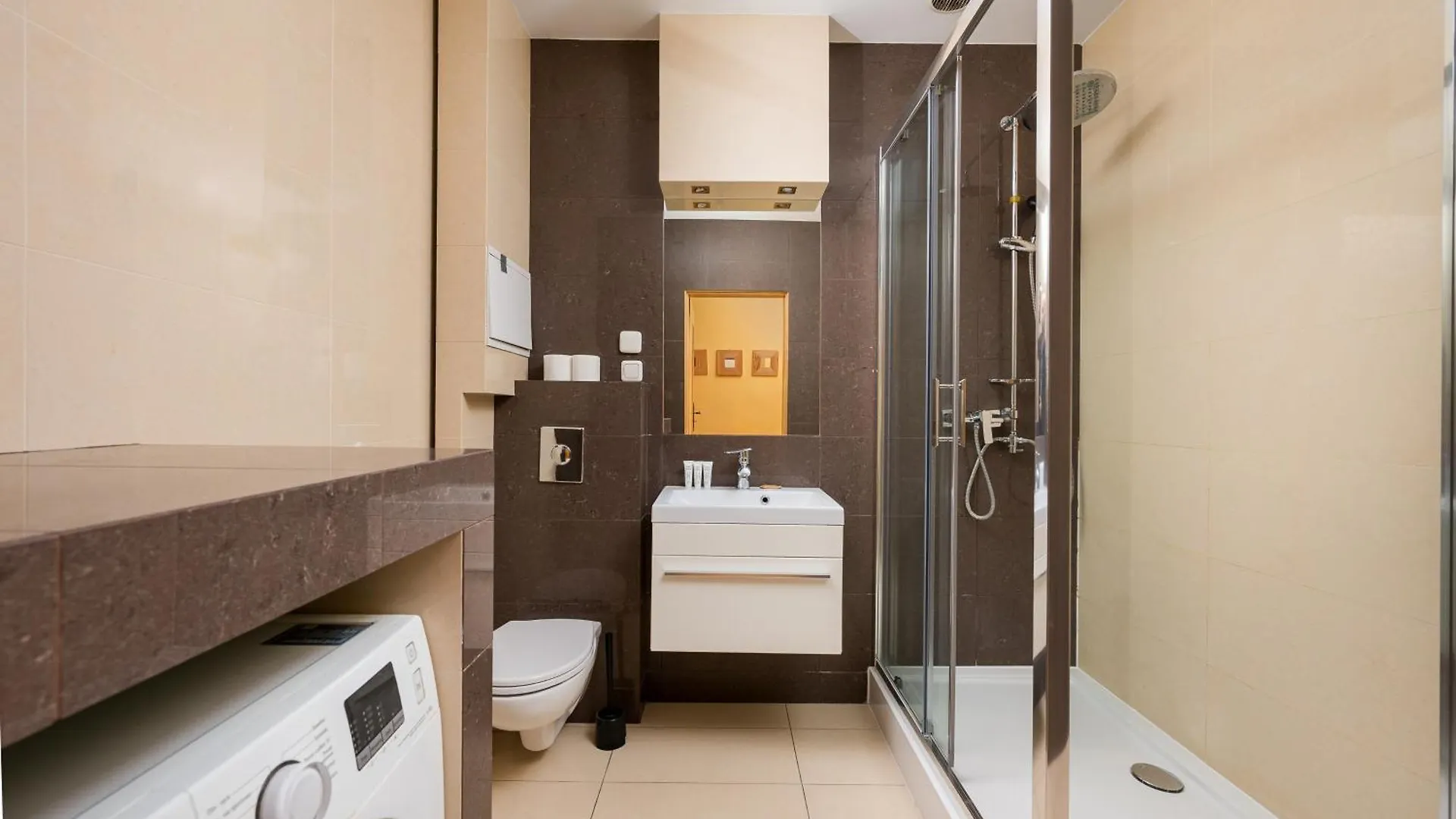 Warsaw Main Square Apartment By Bookinghost 0*,  بولندا