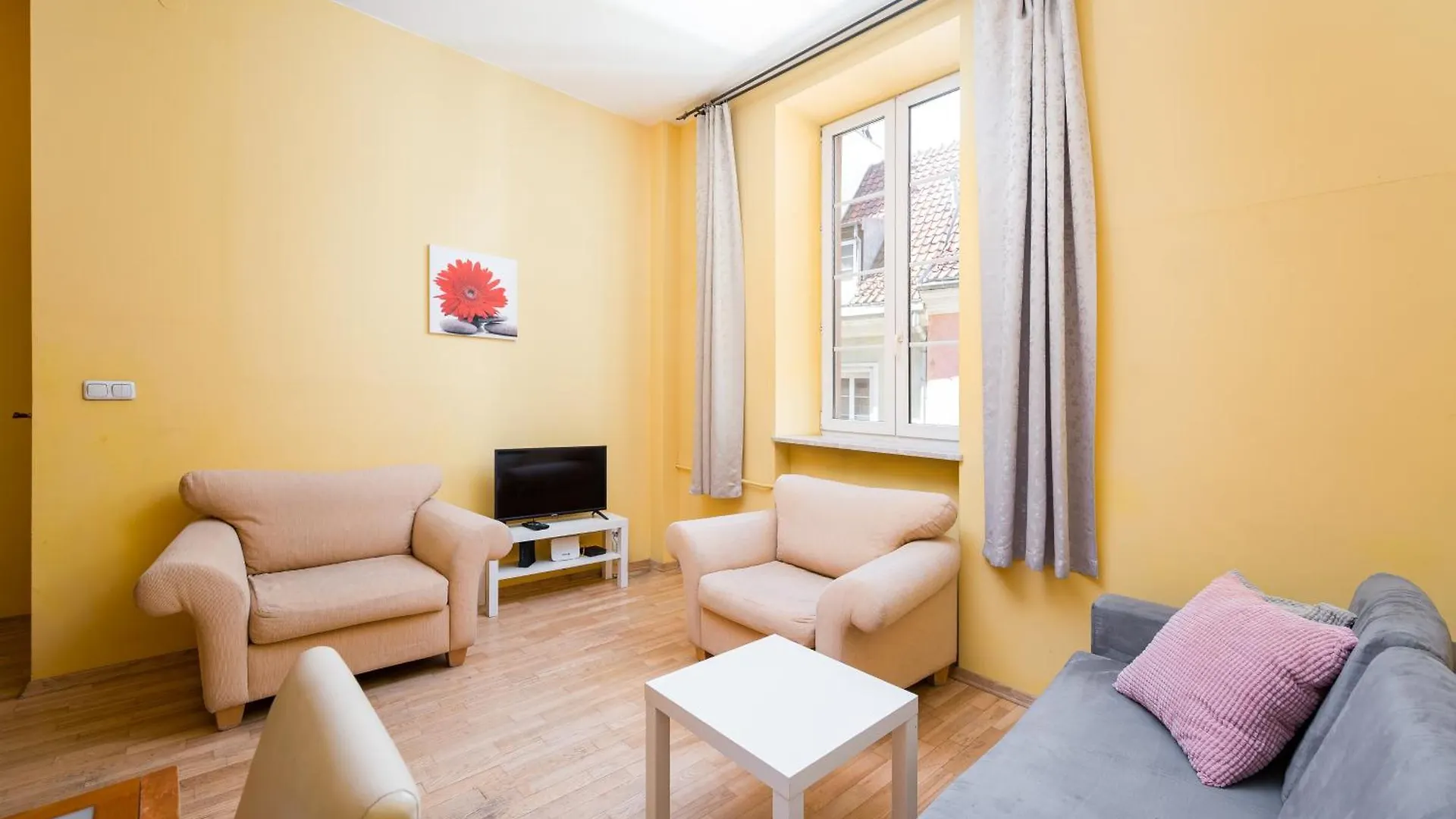 Warsaw Main Square Apartment By Bookinghost